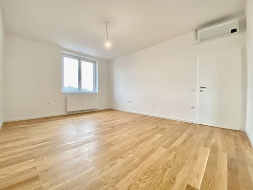 Bureau à Stockerau, Politischer Bezirk Korneuburg