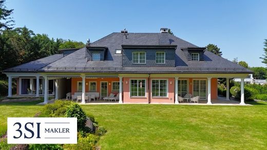 Villa in Gießhübl, Politischer Bezirk Mödling