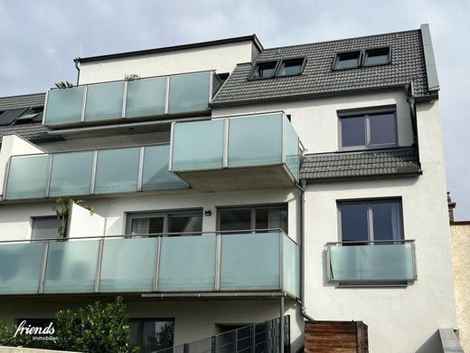 Apartment / Etagenwohnung in Gumpoldskirchen, Politischer Bezirk Mödling