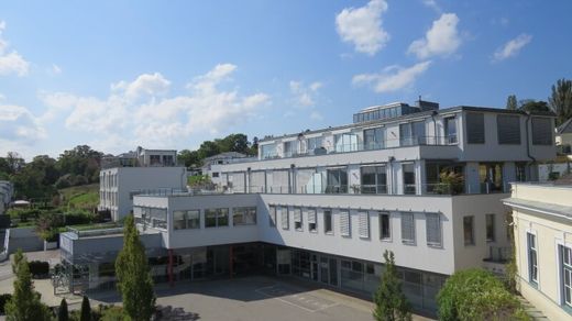 Biuro w Gießhübl, Politischer Bezirk Mödling