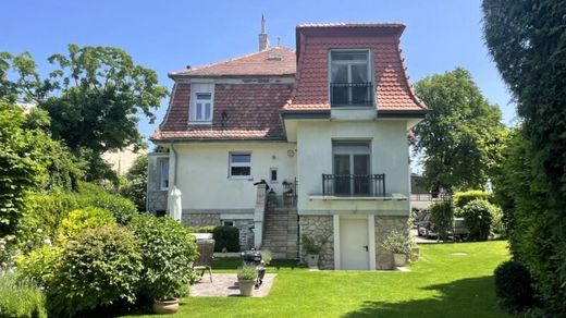Villa a Mödling, Politischer Bezirk Mödling