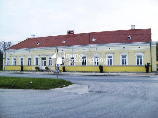 Luxus-Haus in Suttenbrunn, Politischer Bezirk Hollabrunn