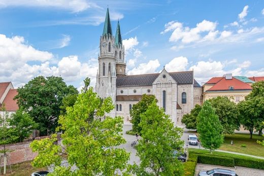 Biuro w Klosterneuburg, Politischer Bezirk Tulln