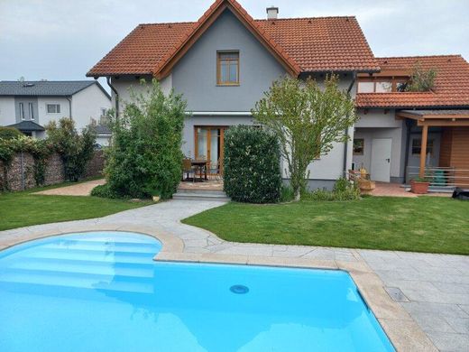 Luxe woning in Marchtrenk, Wels-Land