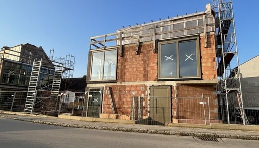Элитный дом, Enzersfeld, Politischer Bezirk Korneuburg