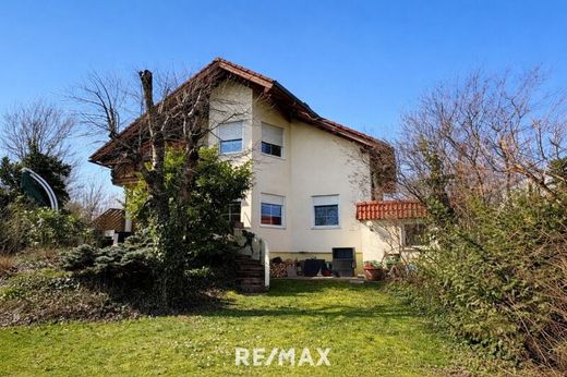 Luxury home in Pfaffstätten, Politischer Bezirk Baden