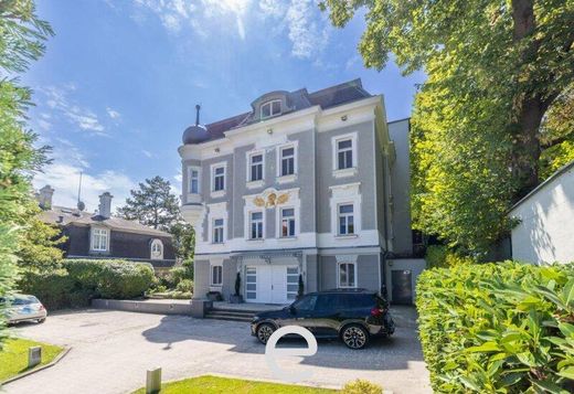 Villa in Baden bei Wien, Politischer Bezirk Baden
