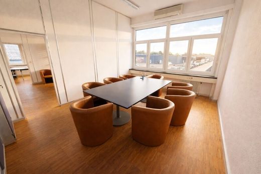 Office in Tribuswinkel, Politischer Bezirk Baden