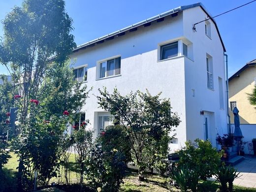 منزل ﻓﻲ Wolkersdorf im Weinviertel, Politischer Bezirk Mistelbach