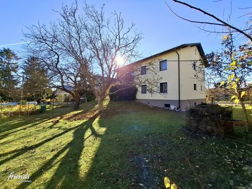 Maison de luxe à Wiener Neudorf, Politischer Bezirk Mödling