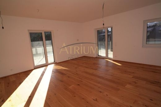 Apartment / Etagenwohnung in Reifnitz, Politischer Bezirk Klagenfurt Land