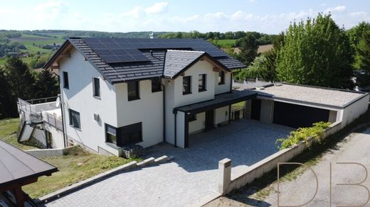 Luxury home in Oberrußbach, Politischer Bezirk Korneuburg