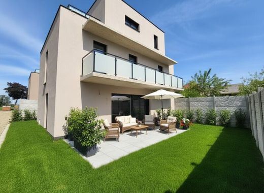 Casa de luxo - Deutsch-Wagram, Politischer Bezirk Gänserndorf