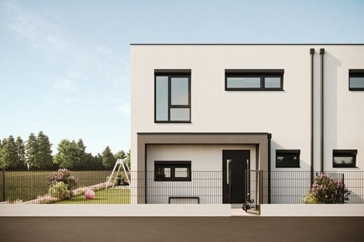 Luxury home in Oberpullendorf, Politischer Bezirk Oberpullendorf