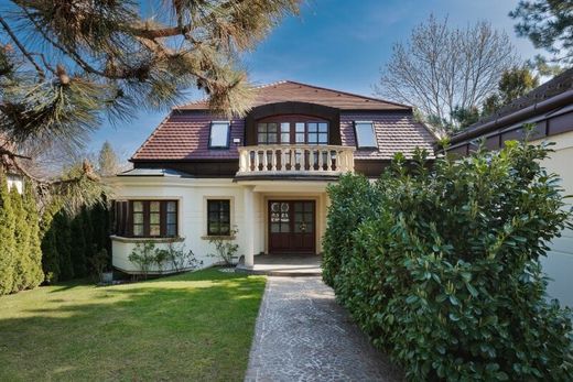 Luxury home in Maria Enzersdorf, Politischer Bezirk Mödling