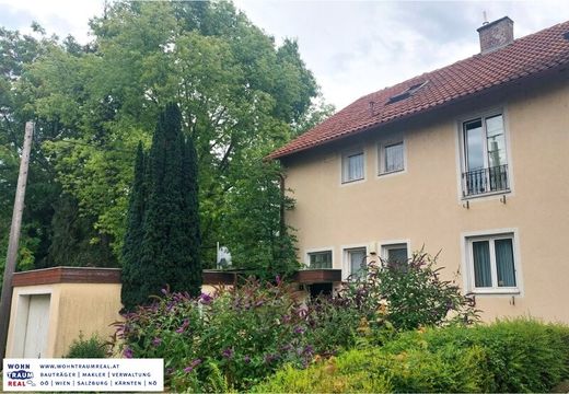 Maison de luxe à Tulln, Politischer Bezirk Tulln