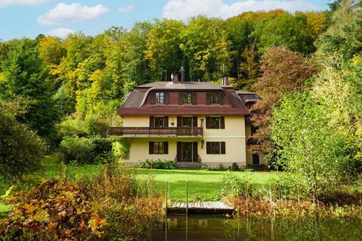 Luxury home in Pressbaum, Politischer Bezirk Sankt Pölten