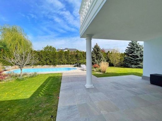 Luxury home in Oberwaltersdorf, Politischer Bezirk Baden