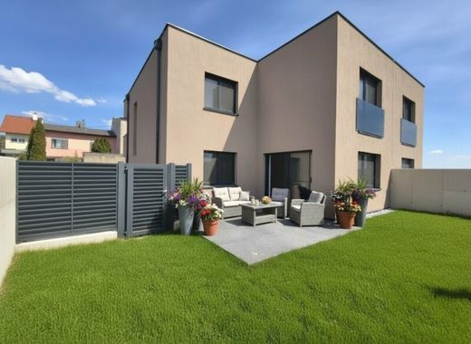 Luxus-Haus in Deutsch-Wagram, Politischer Bezirk Gänserndorf