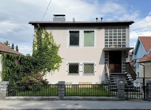 Luxury home in Klosterneuburg, Politischer Bezirk Tulln