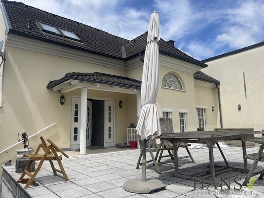 Villa in Tribuswinkel, Politischer Bezirk Baden