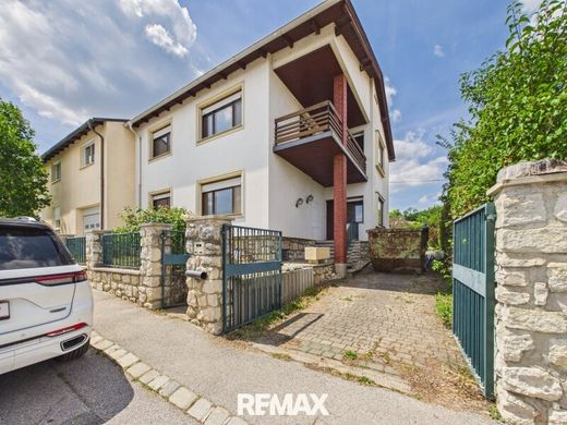 Luxury home in Sankt Georgen am Leithagebirge, Eisenstadt