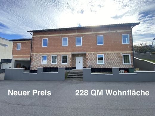 Lüks ev Ulrichskirchen, Politischer Bezirk Mistelbach