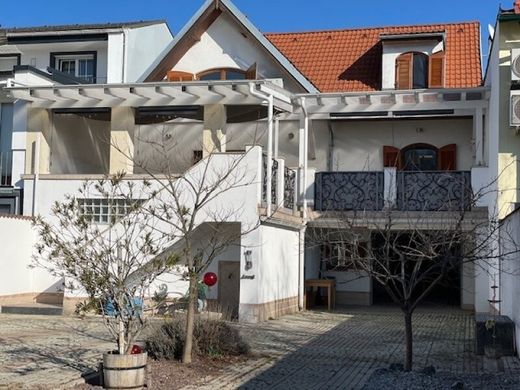 Элитный дом, Вайден-ам-Зее, Politischer Bezirk Neusiedl am See