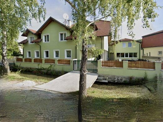 Πολυτελή κατοικία σε Bad Fischau, Politischer Bezirk Wiener Neustadt