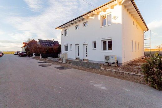 Luxury home in Seyring, Politischer Bezirk Korneuburg
