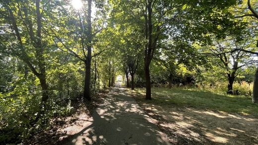 Land in Bad Fischau, Politischer Bezirk Wiener Neustadt