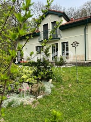 Luxury home in Hautzendorf, Politischer Bezirk Mistelbach