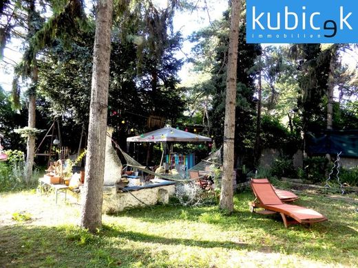 أرض ﻓﻲ فيينا, Wien Stadt