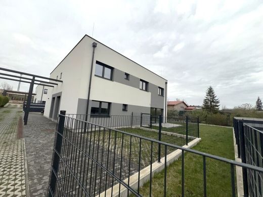 Luxus-Haus in Zwölfaxing, Politischer Bezirk Bruck an der Leitha