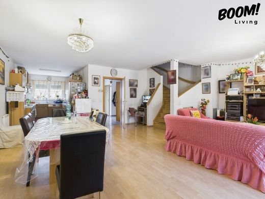 Luxury home in Wiener Neudorf, Politischer Bezirk Mödling