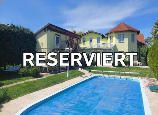 Maison de luxe à Klausen-Leopoldsdorf, Politischer Bezirk Baden