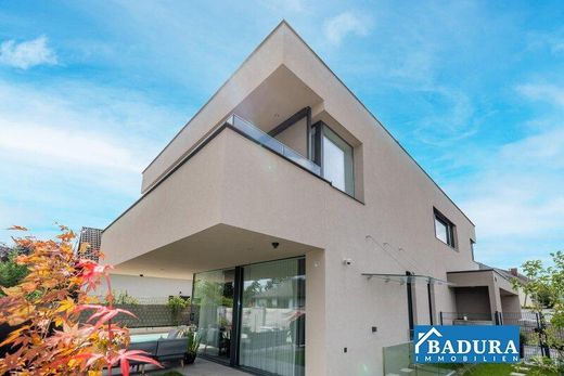 Luxe woning in Brunn am Gebirge, Politischer Bezirk Mödling