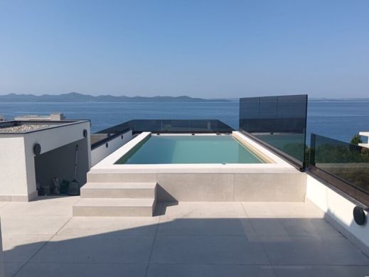 Apartment / Etagenwohnung in Kožino, Zadar