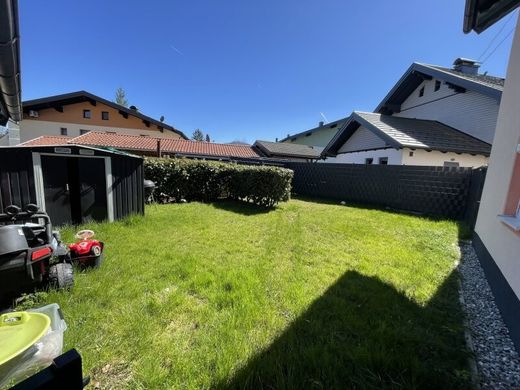 Piso / Apartamento en Henndorf am Wallersee, Politischer Bezirk Salzburg-Umgebung