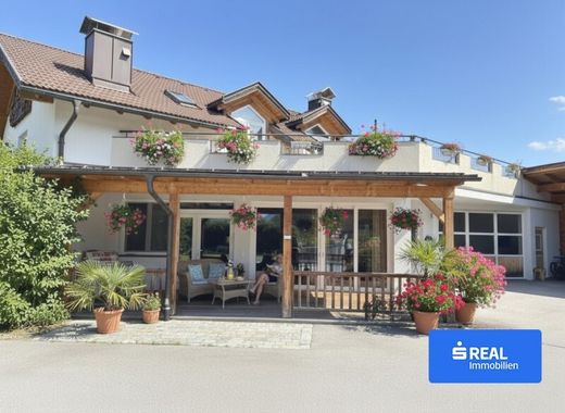 Casa de luxo - Strassen, Politischer Bezirk Lienz