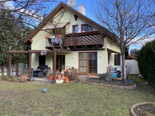 Maison de luxe à Gerasdorf bei Wien, Politischer Bezirk Korneuburg