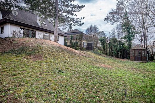 ‏קרקע ב  Hinterbrühl, Politischer Bezirk Mödling