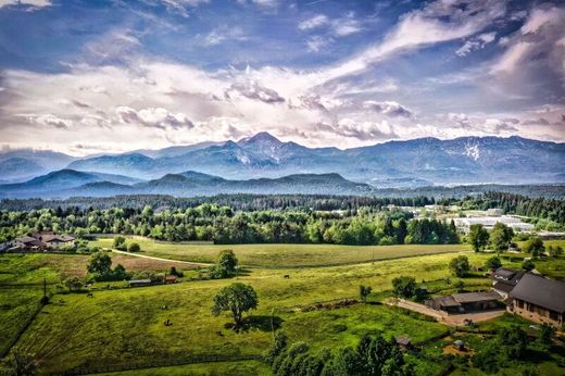 ‏קרקע ב  Wernberg, Politischer Bezirk Villach Land