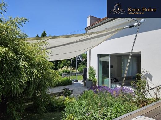 Willa w Klosterneuburg, Politischer Bezirk Tulln