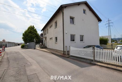 Luxury home in Wiener Neudorf, Politischer Bezirk Mödling