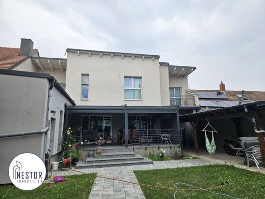 Πολυτελή κατοικία σε Deutsch-Wagram, Politischer Bezirk Gänserndorf