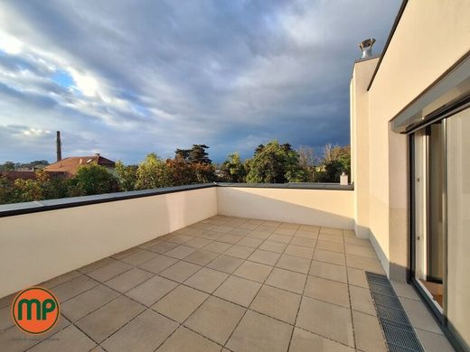 Элитный дом, Felixdorf, Politischer Bezirk Wiener Neustadt