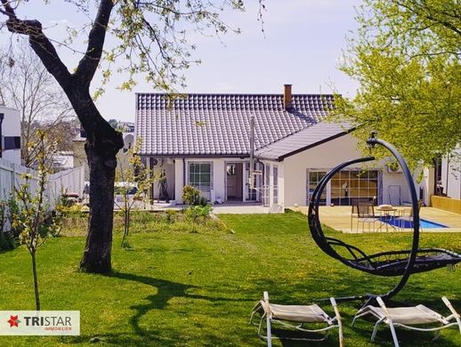 Luxus-Haus in Bad Deutsch-Altenburg, Politischer Bezirk Bruck an der Leitha