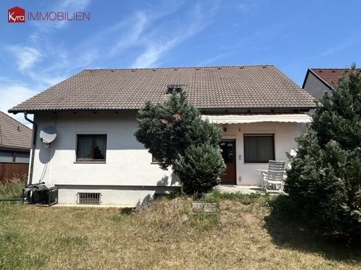 Luxury home in Strasshof an der Nordbahn, Politischer Bezirk Gänserndorf