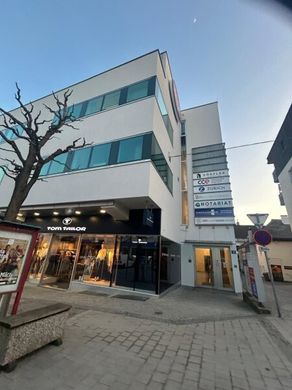 Biuro w Feldkirchen in Kärnten, Politischer Bezirk Feldkirchen